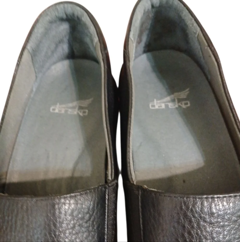 Dansko Julia Black Milled Leather Flat Shoe Women's Size 10